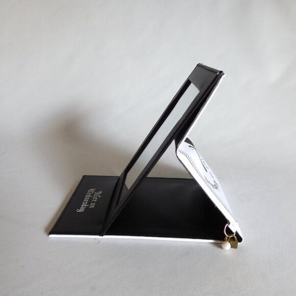 JAPAN JAPANESE ALICE ON WEDNESDAY WONDERLAND FOLDING TRAVEL MIRROR (PRE-OWNED) - Picture 9 of 12